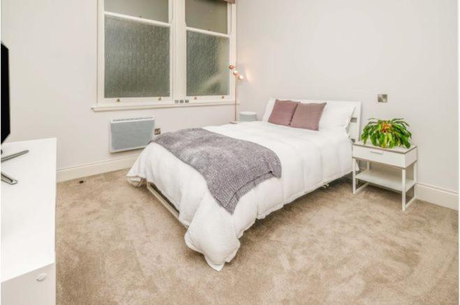 Apartment Centre Apt Opposite The Liver Building Liverpool